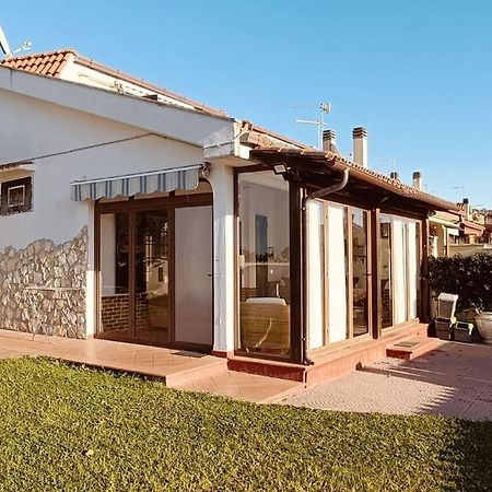 Villa Mery L'Americano Bagian luar foto
